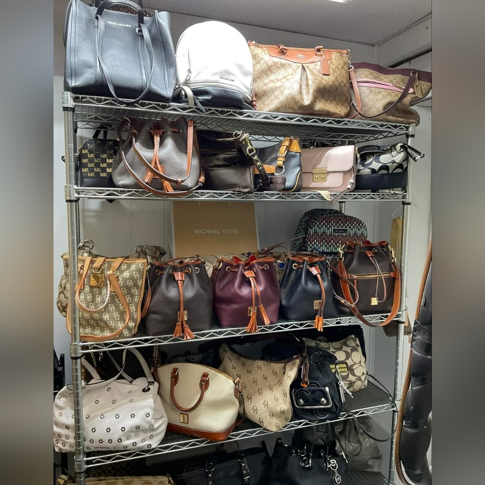 ♡Purse Show♡ - Picture 9 of 16